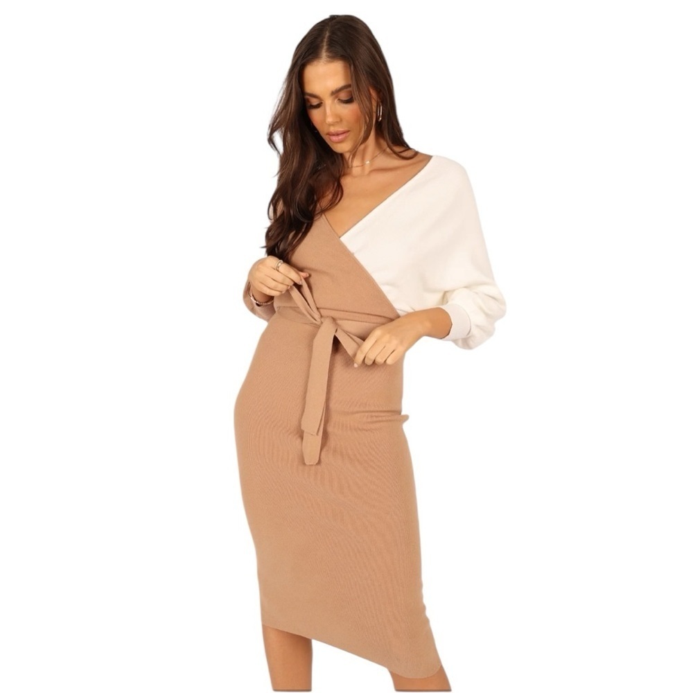 Petal & Pup - NWT Nate Two-Tone Knit Midi Sweater Dress Beige & White Sz M